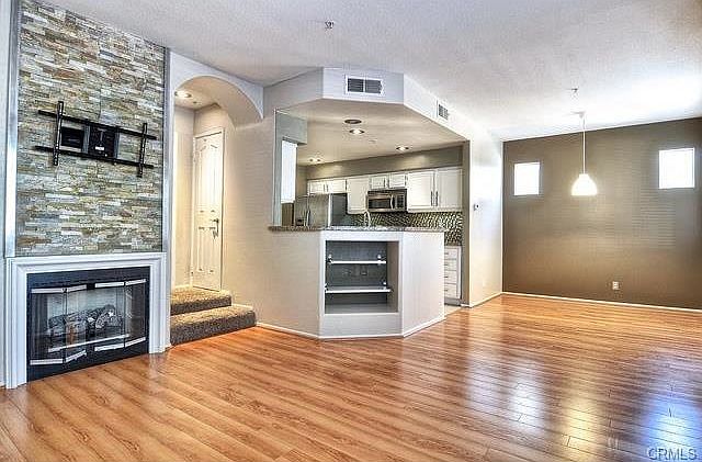 1st image of 2359 Sunningdale Dr