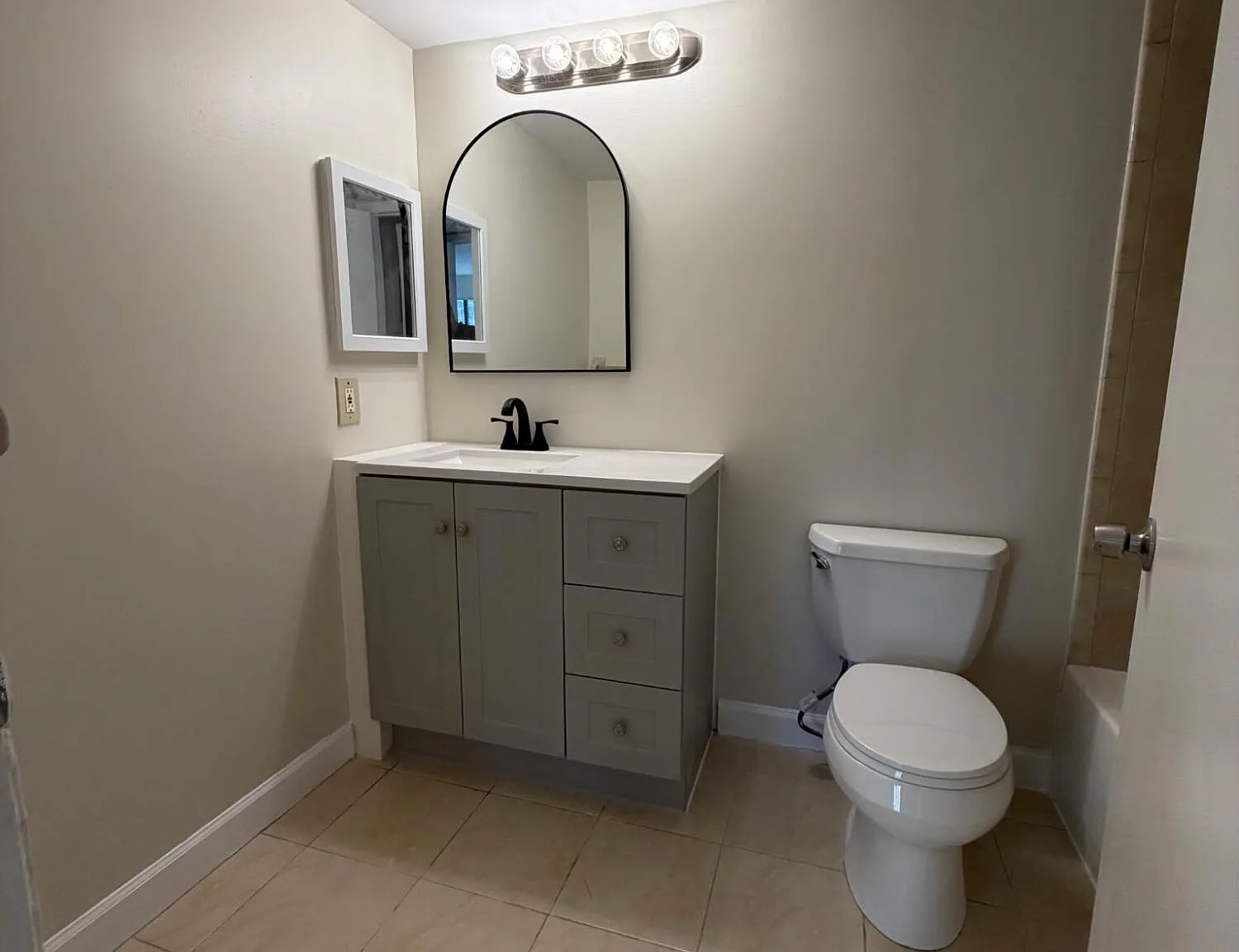 1 bed, 1.0 bath, 841 sqft, $2,000 — Photo 3