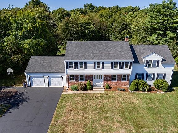3rd image of 12 Joanna Dr