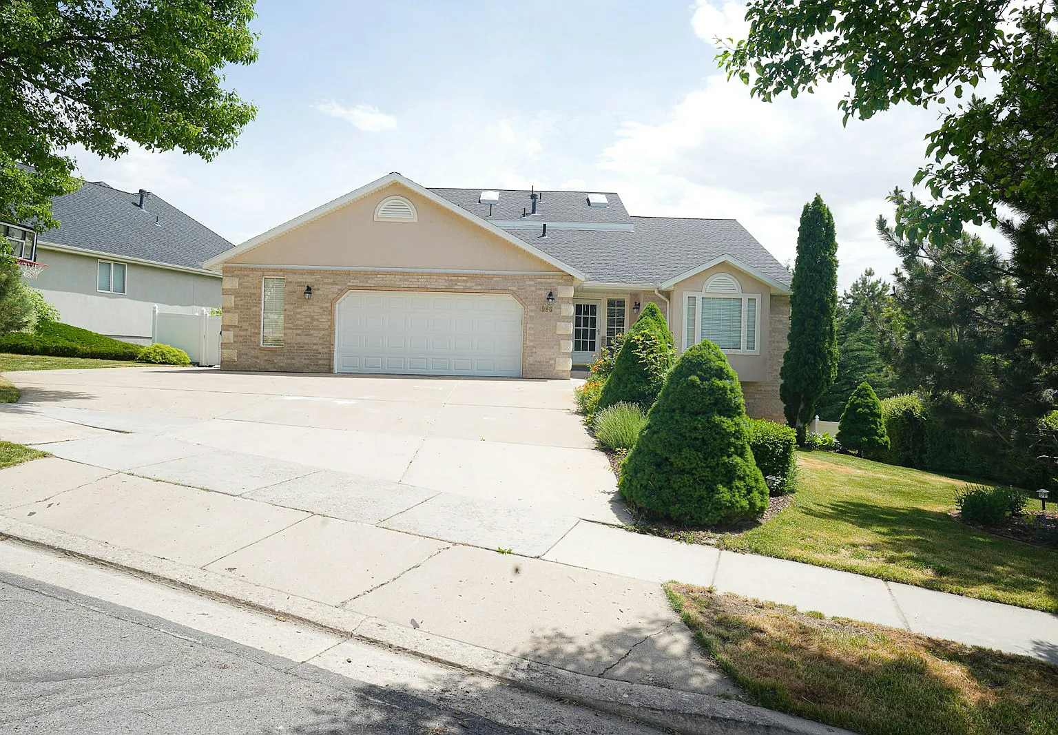 1986 Dan Drive — Photo 2