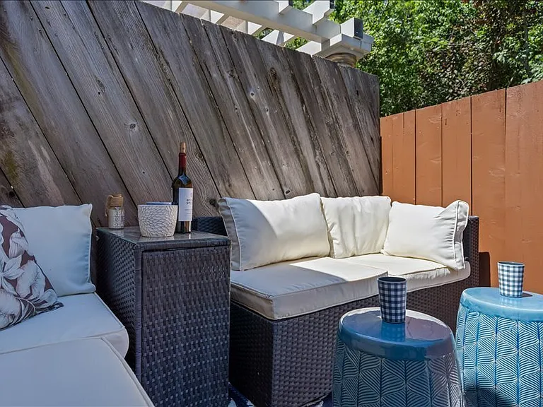 843 Falcon Way — Photo 15