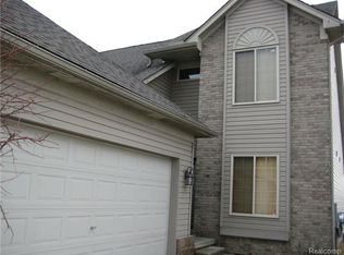 32679 Gateway Dr, Romulus, MI 48174