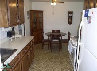 8720 Phoenix Ct, Warren, MI 48093