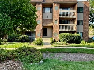 1322 E Ports O Call Dr SUITE 1W, Palatine, IL 60074