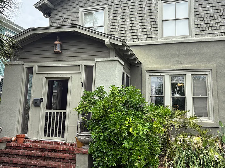 1220 E Duffy St — Photo 2
