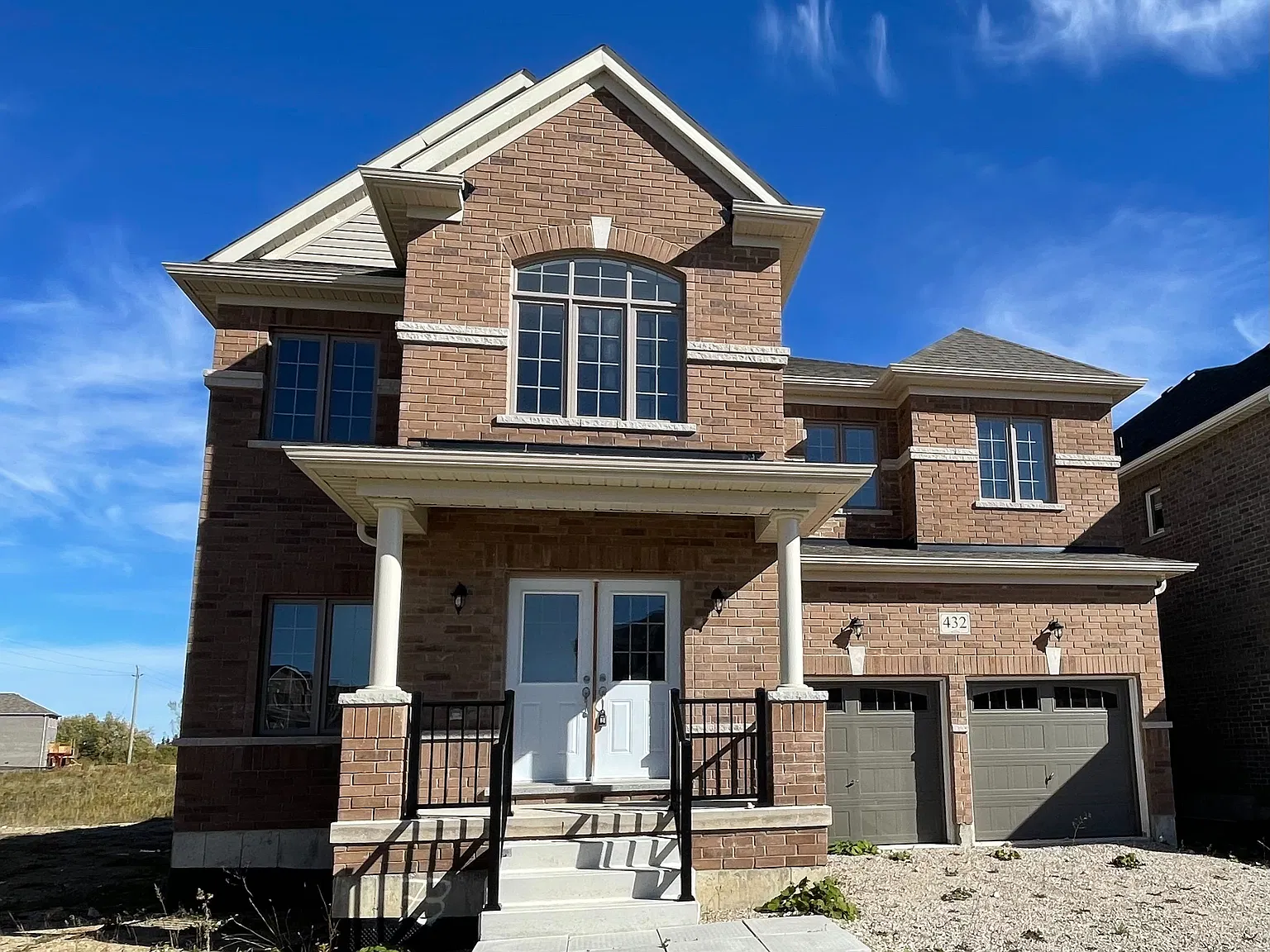 5 bed, $4,000 — Photo 1