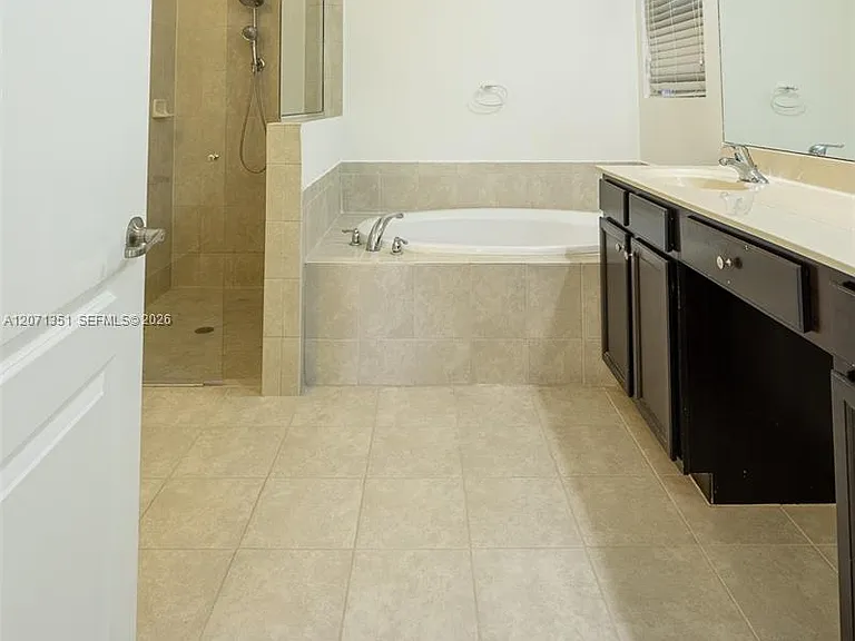 3841 Aspen Leaf Dr — Photo 17