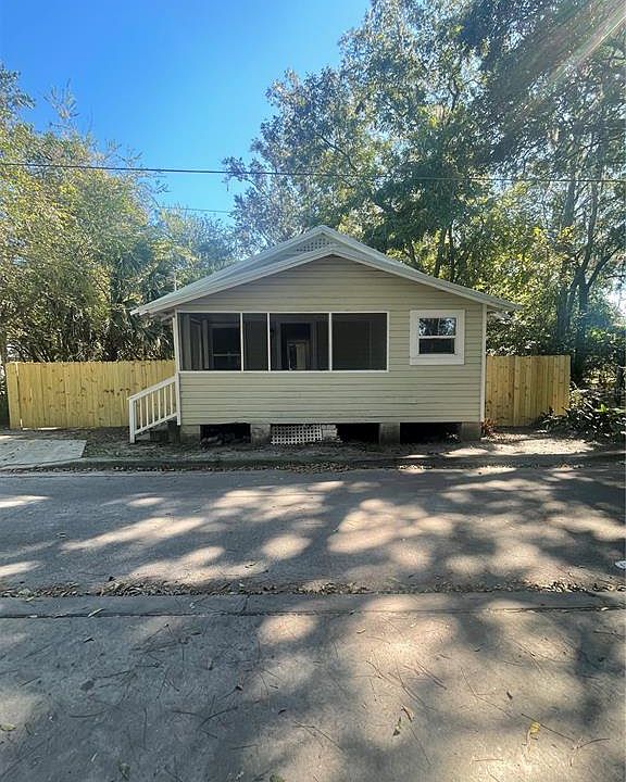 1st image of 1103 NE 1st St