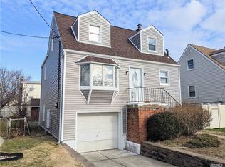 23863 149th Ave, Rosedale, NY 11422