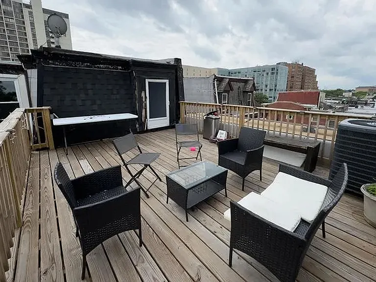 2037 Spring Garden St #3FF — Photo 2