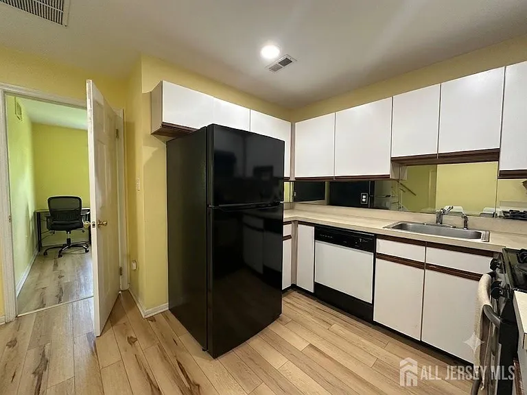 263 Prestwick Way — Photo 6