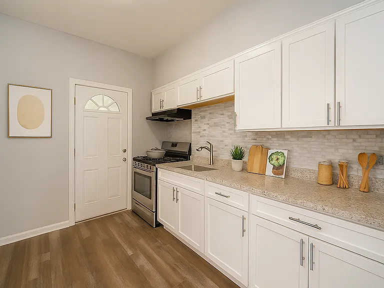 3050 Mayfield Ave — Photo 6
