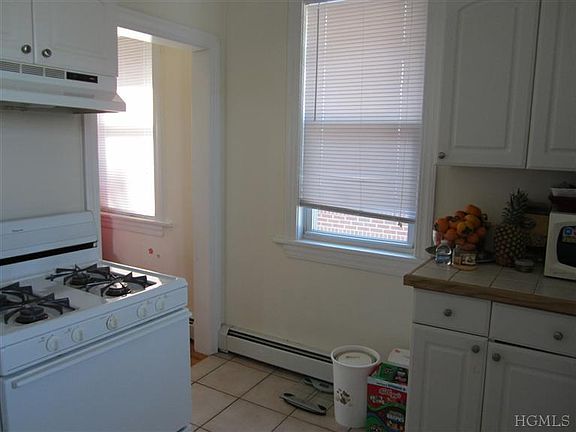 3rd image of 197 Lincoln Ave E #2