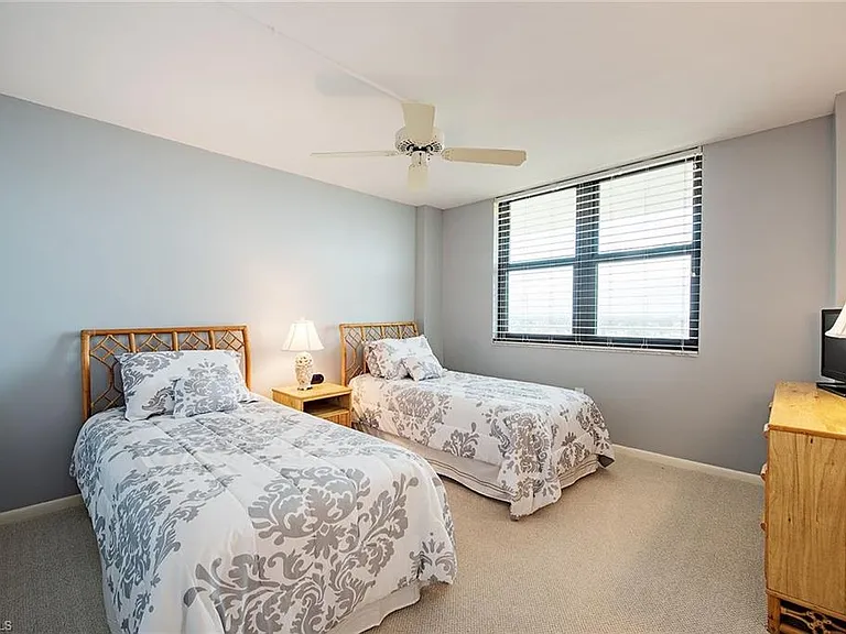 260 Seaview Ct #1505 — Photo 9