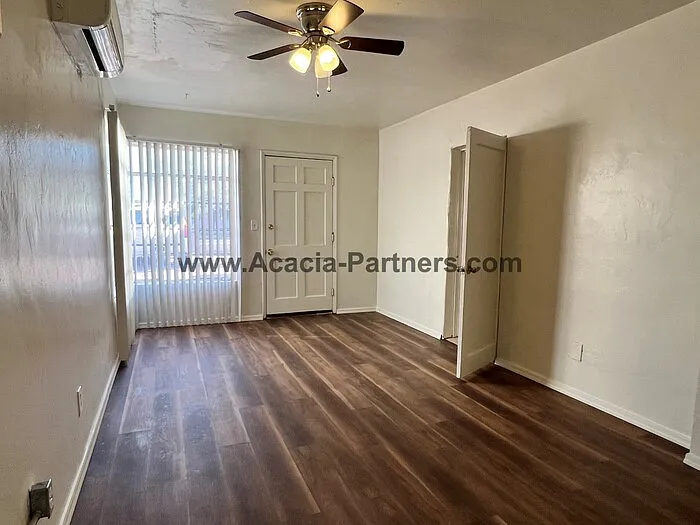 239 N Grande Ave — Photo 12