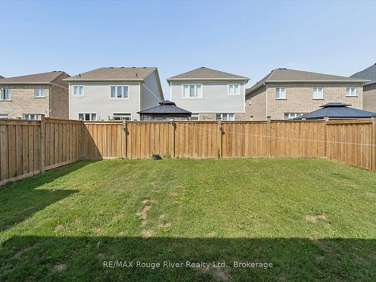 12 Bill Hutchinson Cres — Photo 50