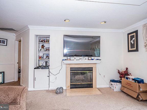 5th image of 7701 Lafayette Forest Dr APT 22