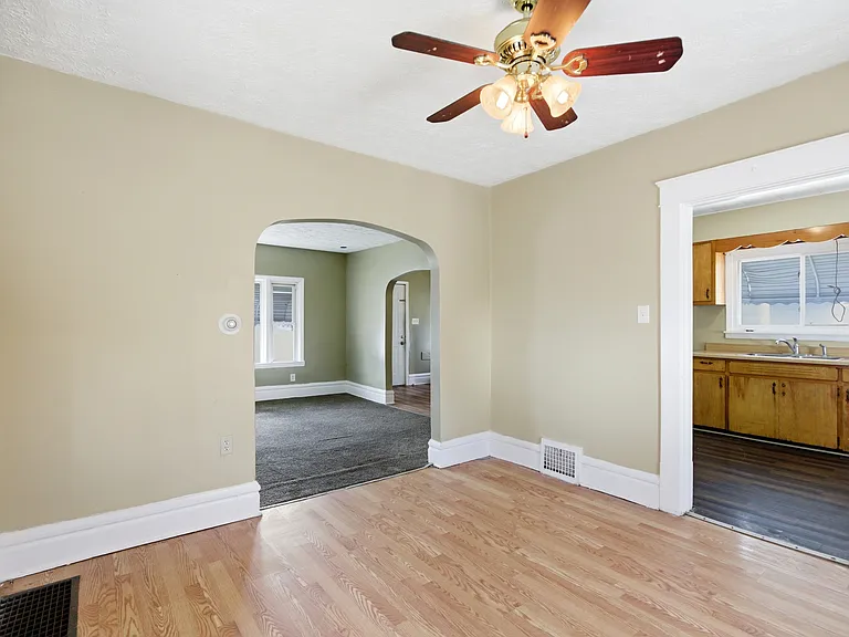 691 Lafollette St — Photo 3