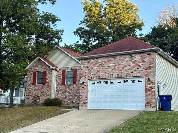 1274 Jonathan Ct, Washington, MO 63090