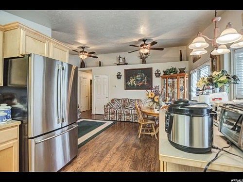 4th image of 3131 E Canyon Crest Dr