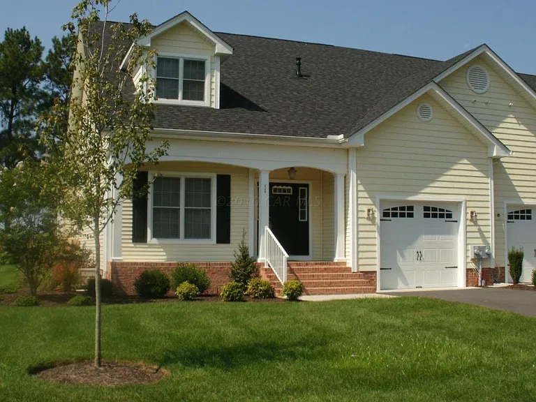 120 Hunters Way — Photo 1