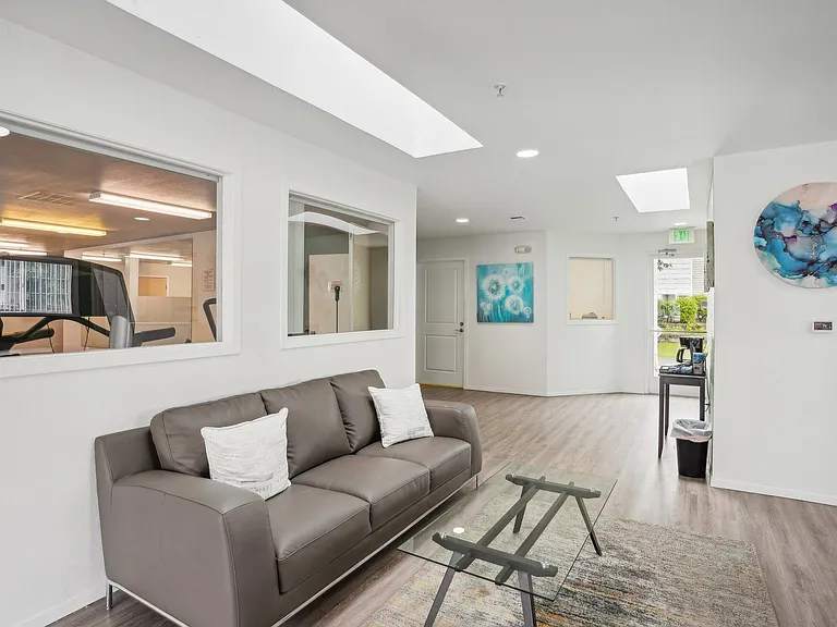 The Summit Apartments — Photo 8