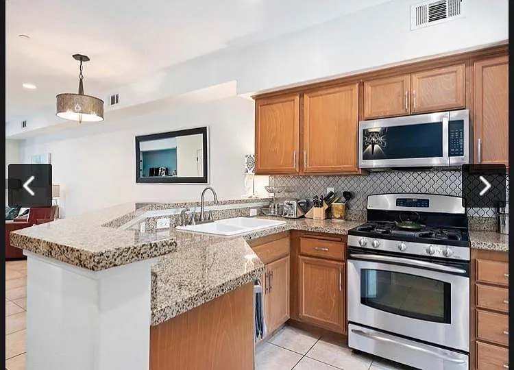 2 bed, 2.5 bath, 1100 sqft, $2,000 — Photo 3