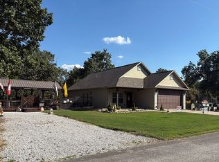 1727 Windsor Dr, Lead Hill, AR 72644