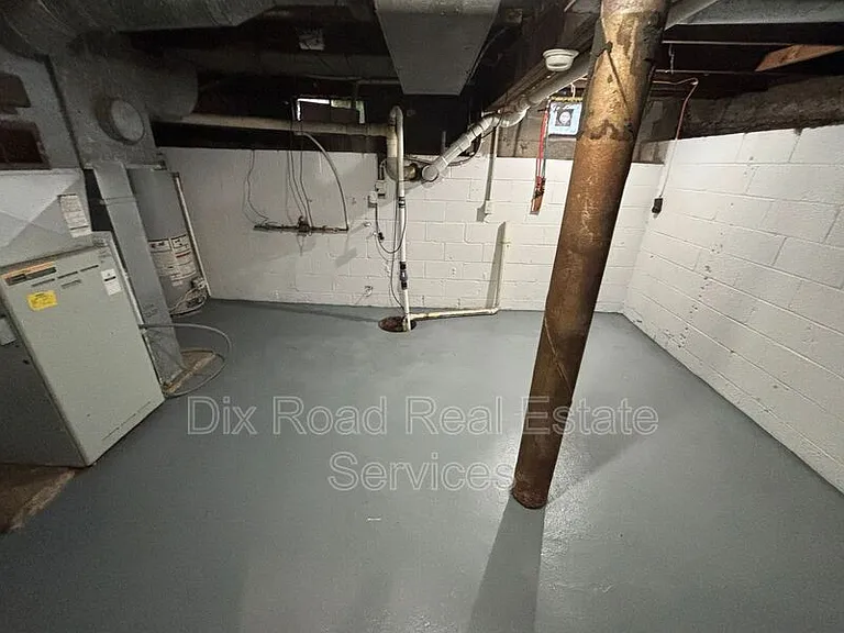 405 Moore St — Photo 27