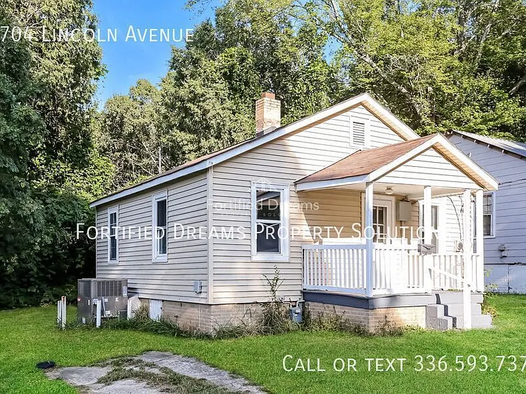 1704 Lincoln Ave — Photo 2