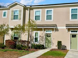 233 Annies Pl, Jacksonville, FL 32218