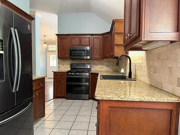 2nd image of 1801 Del Simmons Dr