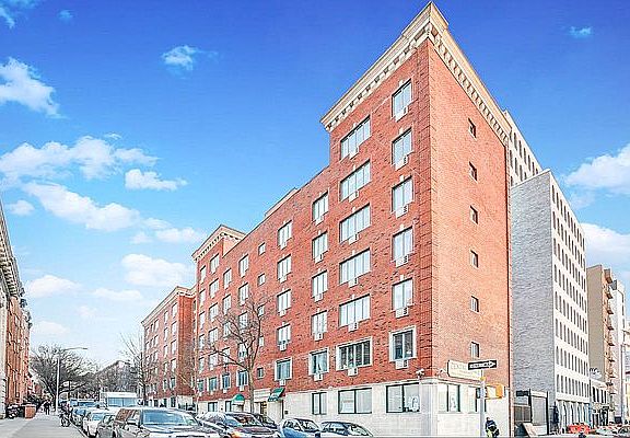 4th image of 586 President St APT 3B