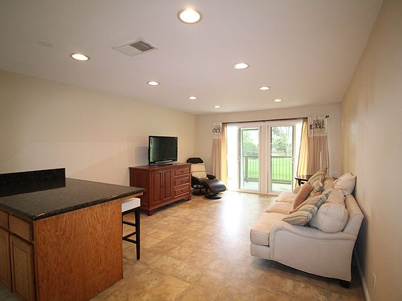 5th image of 701 Reef Cir