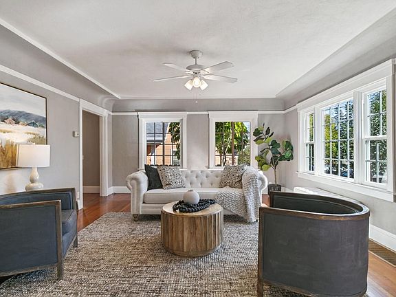 3rd image of 102 Poplar Ave