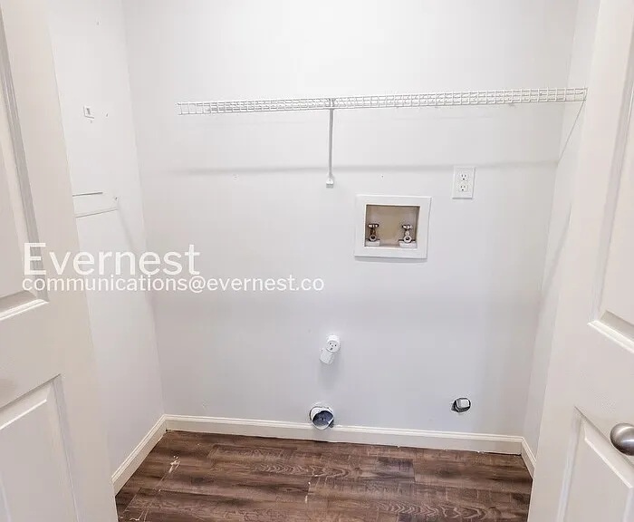 1592 King James Dr — Photo 30