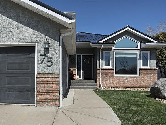 4th image of 75 Parkland Close E