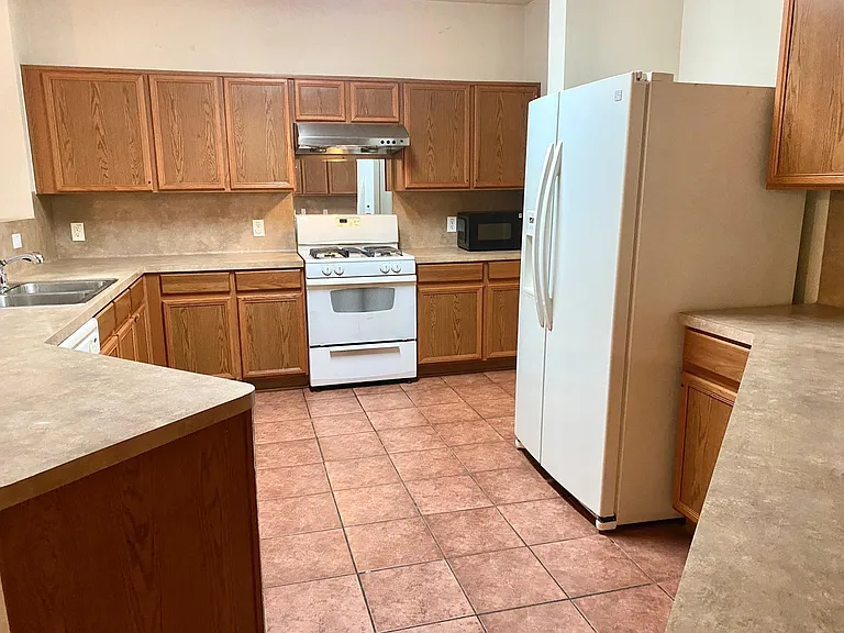 518 Remington Chase Ct — Photo 13