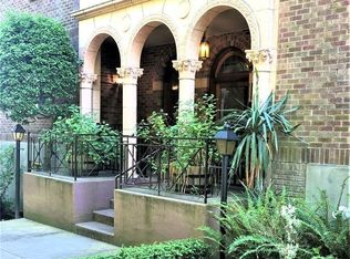 515 N 50th St #205, Seattle, WA 98103
