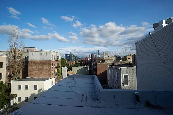 Rented by Lodger Corp | media 44