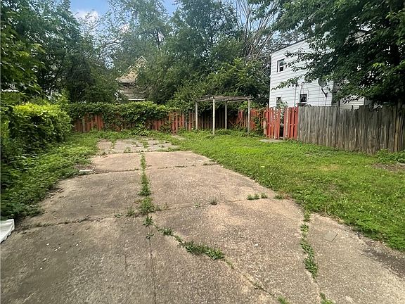 2nd image of 5613 Huss Ave