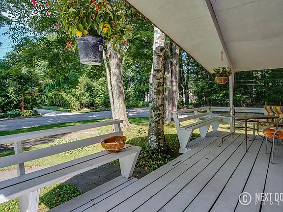 2nd image of 4594 Ariel Dr