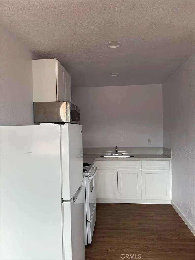 Studio, 450 sqft, $1,200 — Photo 4