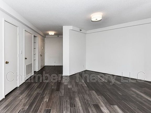 5th image of 900 N Stafford St APT 2430