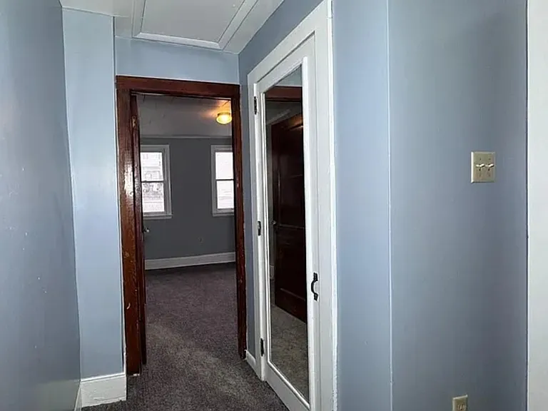 325 New Castle St — Photo 6