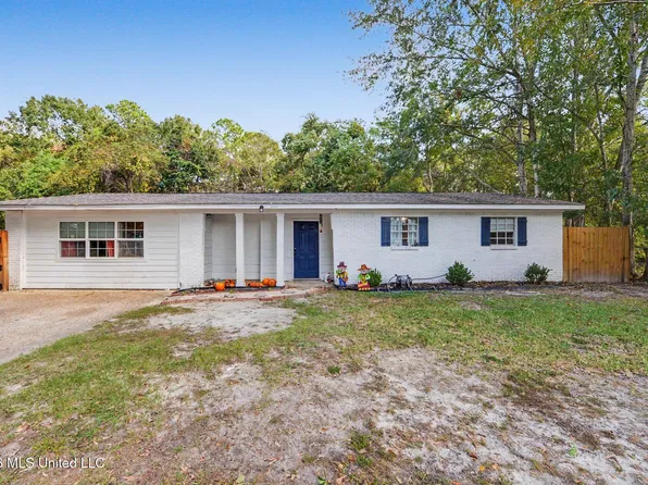 2130 Springwood Rd, Gautier, MS 39553