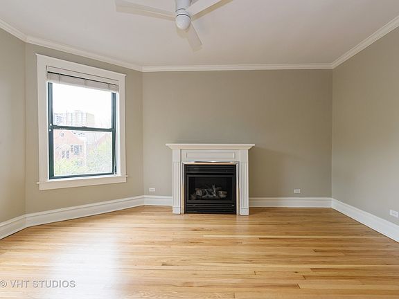 3rd image of 836 W Lakeside Pl APT 3W