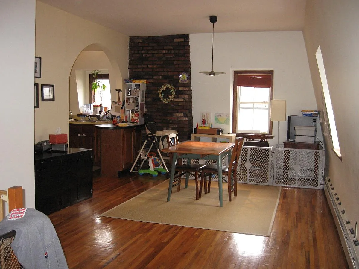3 bed, 1250 sqft, $2,450 — Photo 4