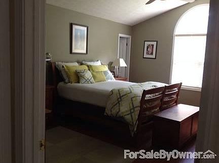 Master bedroom
						:
						Very comfortable size with 2 walk-in closets