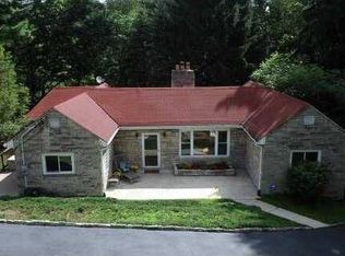 200 Oakridge Rd, Pittsburgh, PA 15237